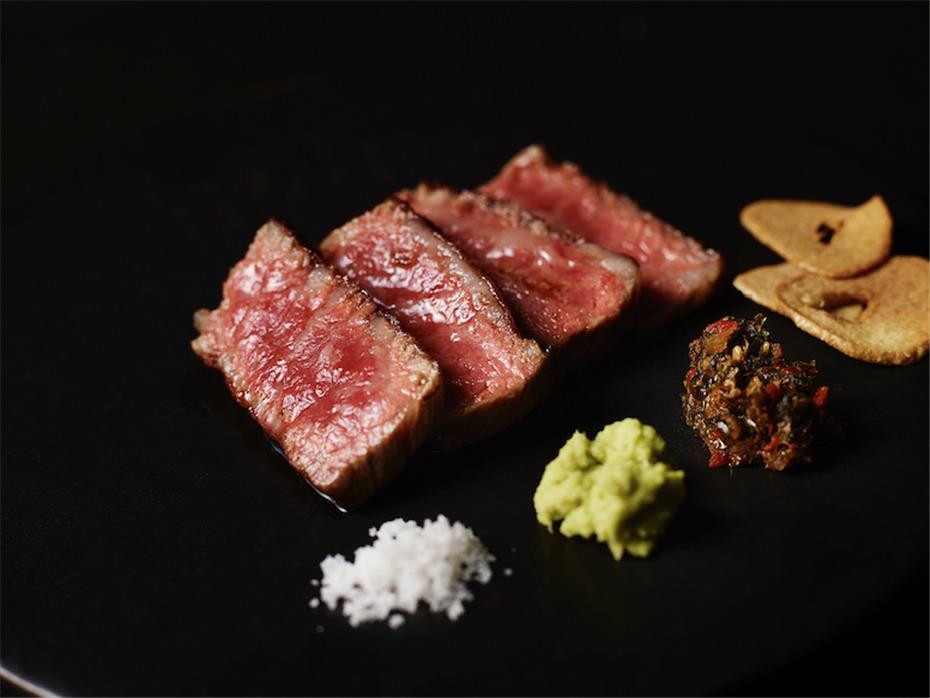 【お肉をがっつり食べたいあなたにオススメ！！】〜THE BEEF STEAK COURSE〜やんばるの地で豊かに育てられたもとぶ牛を贅沢にをお楽しみいただけるコース♪通常価格より10％OFF！！！