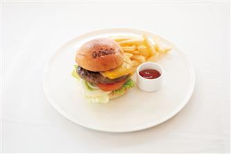 ④オリオン照り焼きバーガーフライドポテト添え
