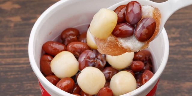 沖縄ファミマの「富士家ぜんざい」は甘みが染みた氷＆金時豆が絶品♪