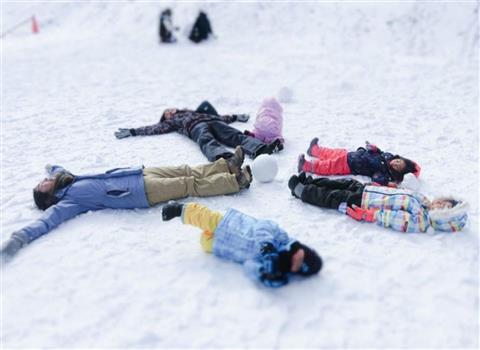 雪遊びイメージ