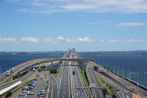 海ほたる（東京湾アクアライン)